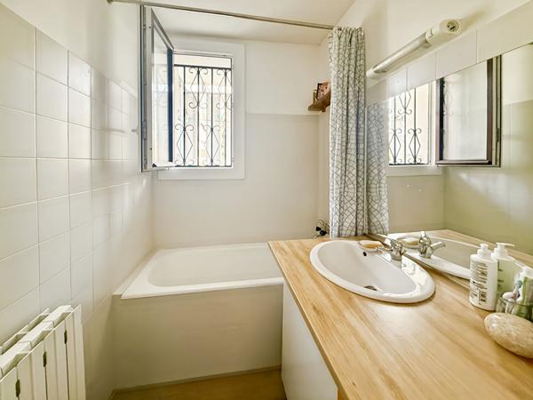 EXCLUSIVITE: Appartement Pessac T4 (66.80 m2 + Cave + Parking)