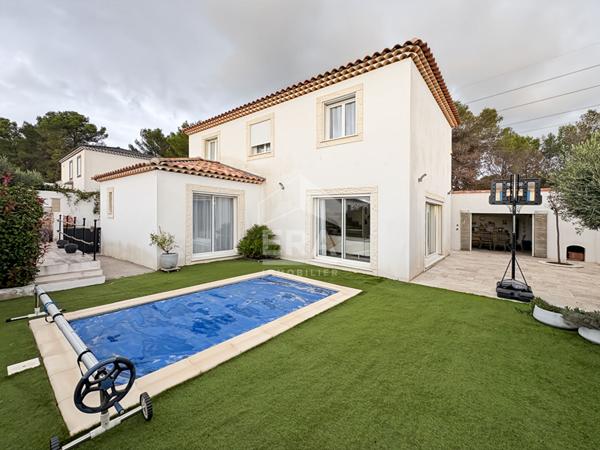 Les Pennes Mirabeau - maison T5 de 126m2 sur une parcelle de 400m2 avec piscine