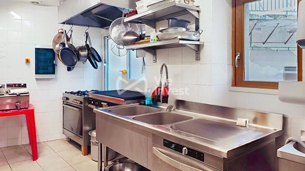 Immeuble 1 appartement + local commerciale.