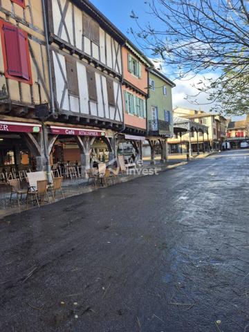 Immeuble de rapport 160 m² – Centre-ville de Mirepoix – Bail commercial sécurisé jusqu’en 2029 – Rendement 6,1 %