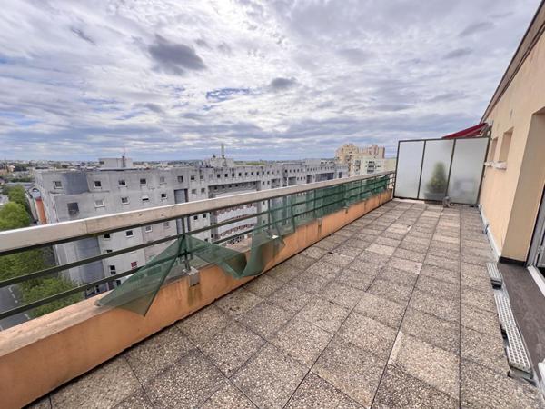 Appartement - Le Mans - BOLLEE - STUDIO avec Terrasse - 29 m²