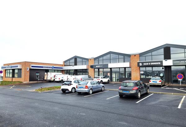 A louer SAINT CYR L'ECOLE Local commercial 85,3 m2, cabinet médical, bureaux, restaurant, services