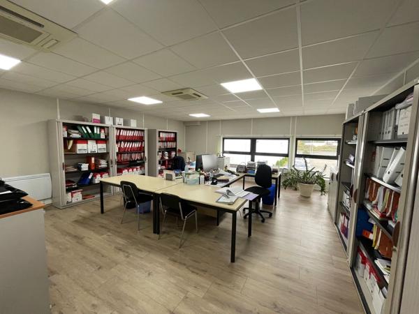 A LOUER BUREAUX DE 428 M2 - COMPIEGNE ZAC DE MERCIERES