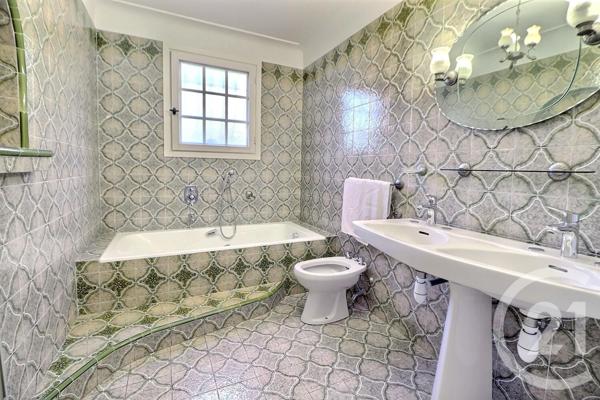 Maison à vendre  5 pièces - 128,27 m2 ST RAPHAEL - 83