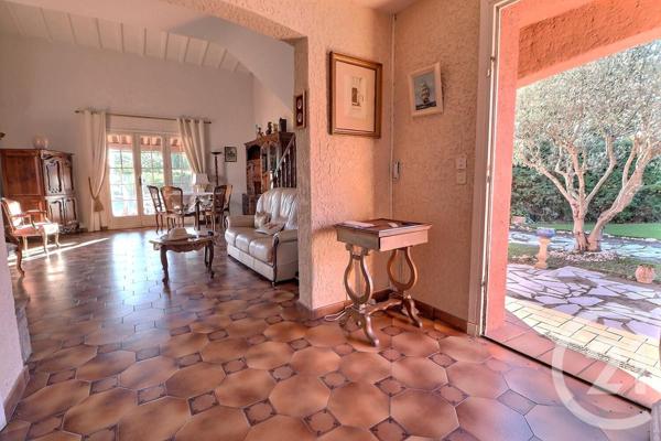 Maison à vendre  5 pièces - 128,27 m2 ST RAPHAEL - 83