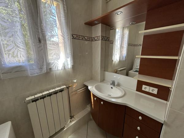 Appartement 2 pièces, 47 m2 habitables, avec cave et balcon Aurillac (15000)