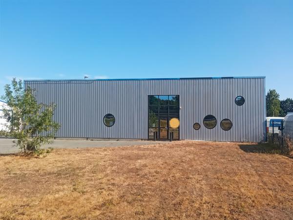A PONT HABERT SALLERTAINE, A LOUER Local commercial 174 m²