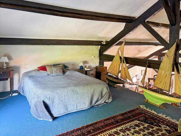 Propriété de caractère avec grange réhabilitée et dépendances sur plus de 3 400 m² à Challans