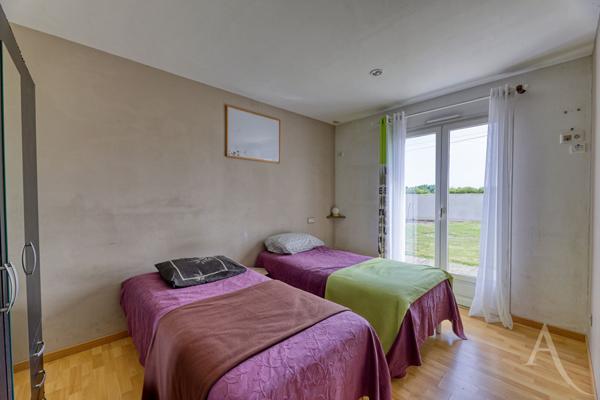 Maison plain-pied avec grand atelier et terrain arboré Les Essarts-en-Bocage