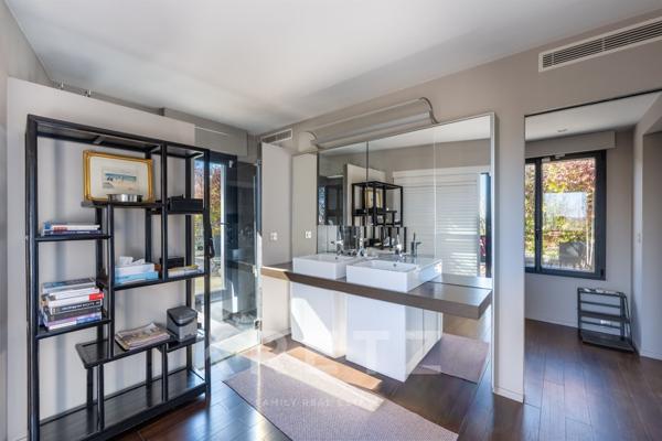 Maison d'architecte de 400m2 - 4 chambres - Vue tour Eiffel