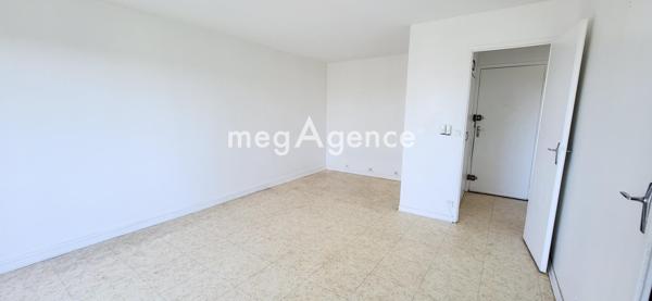 Appartement à COMBS-LA-VILLE, 77380 - 1 pièce 31m²
