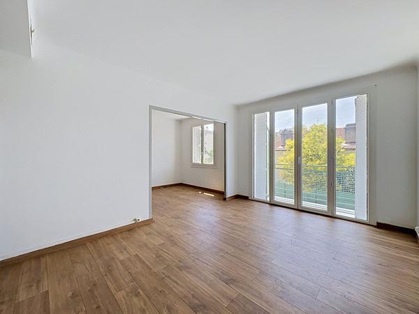 Appartement Avignon T3 de 64 m2, 2 balcons + cave