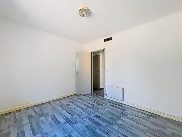 Appartement Avignon T3 de 64 m2, 2 balcons + cave