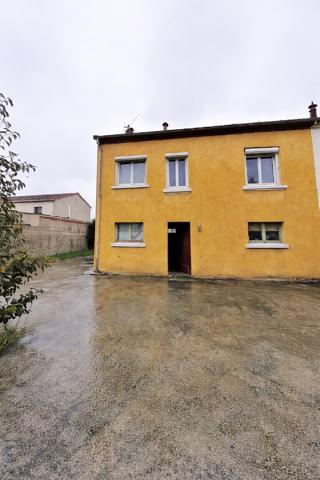 NARBONNE. Maison de 75m² avec garage et terrain.