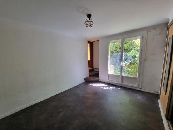 NARBONNE. Maison de 75m² avec garage et terrain.