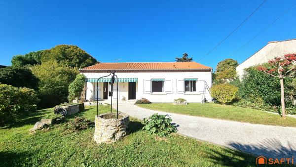 Au calme en plein centre.Ensemble immobilier: 3 maisons