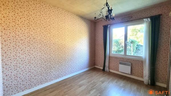 Au calme en plein centre.Ensemble immobilier: 3 maisons