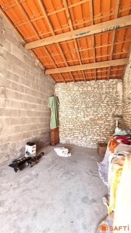 Au calme en plein centre.Ensemble immobilier: 3 maisons