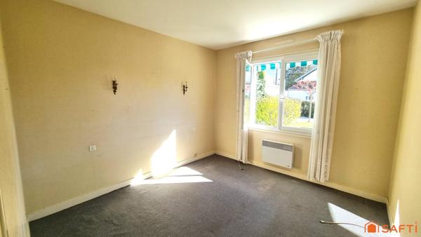 Au calme en plein centre.Ensemble immobilier: 3 maisons