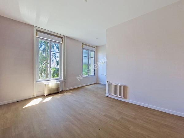 Bureau professionnel de 23m² - MAUVES SUR LOIRE