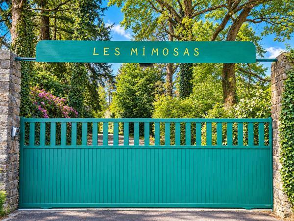 UNE PROPRIÉTÉ AUX MULTIPLES POSSIBILITÉS À 15 MINUTES DE LORIENT
