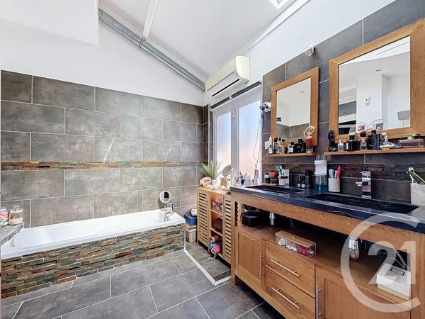 Appartement F3 à vendre  3 pièces - 82,42 m 2   SETE  - 34