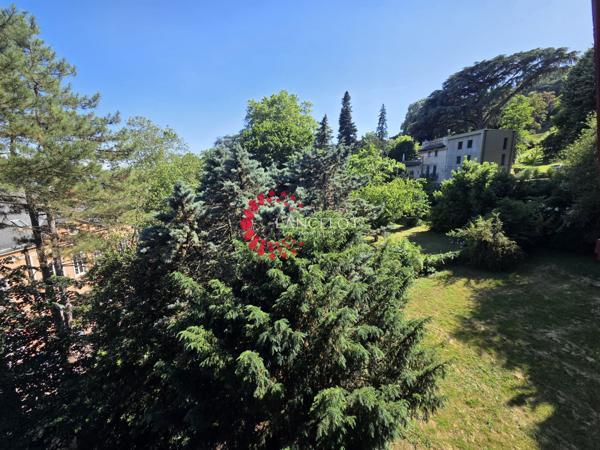 Appartement meublé haut de gamme type 4 de 145 m² avec parking et jardin