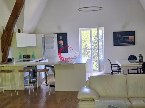 Appartement meublé haut de gamme type 4 de 145 m² avec parking et jardin