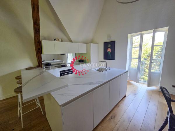 Appartement meublé haut de gamme type 4 de 145 m² avec parking et jardin