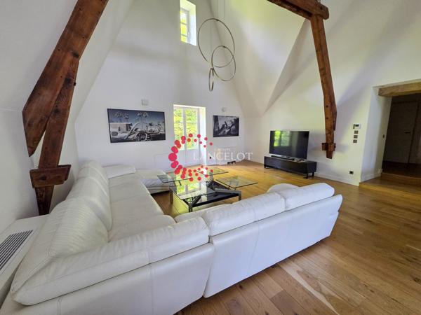 Appartement meublé haut de gamme type 4 de 145 m² avec parking et jardin