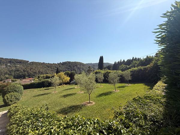 Propriété d'exception avec vue mer, piscine et terrain constructible