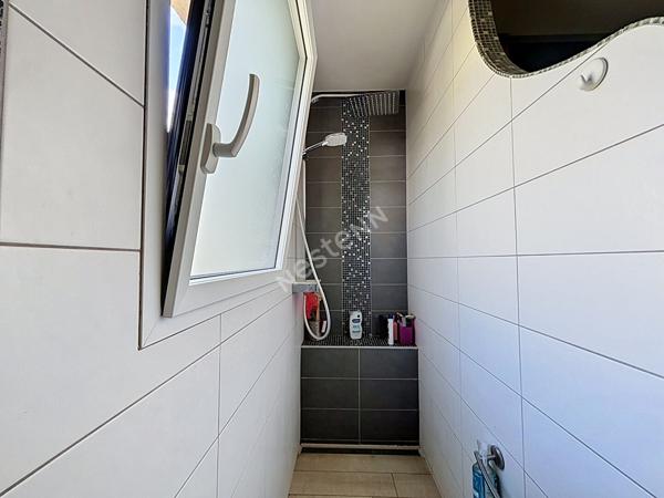 Maison plain pied 7 pièces à vendre à Rezé - La Houssais, 134 m², 3 chambres + mezzanine