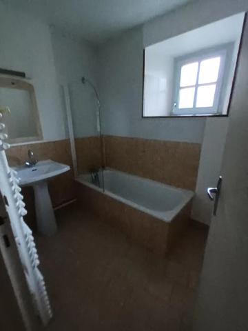 Appartement à louer à Ispagnac (48320)