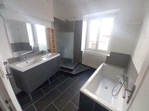 Appartement Soucieu En Jarrest 2 pièce(s) 76.75 m2