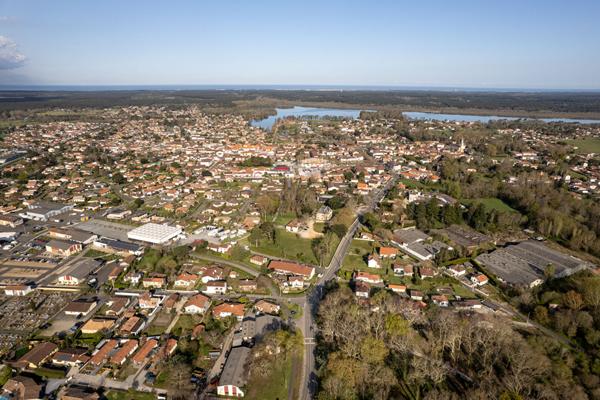 A vendre : Elegante maison basco-landaise, 194 m², centre Soustons, 8 pièces