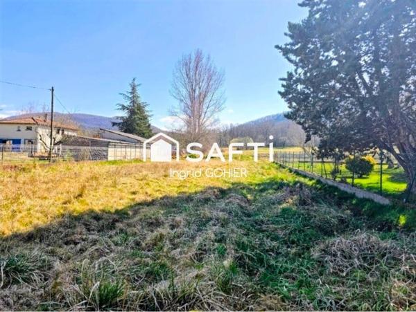 Terrain de 2 647m²-700m² constructible-vue dégagée