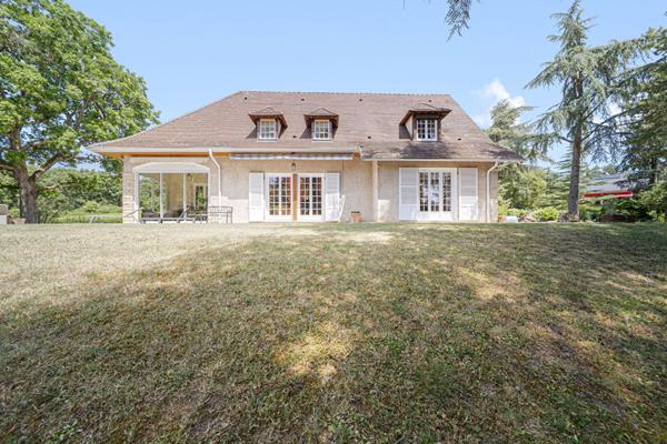 Belle propriété de 274 m² à Givry avec vue sur le vignoble