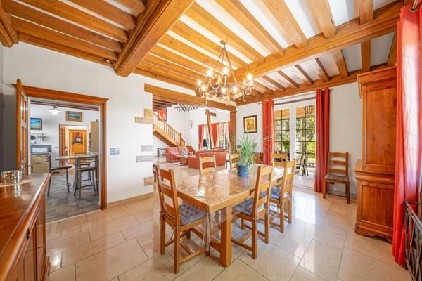 Belle propriété de 274 m² à Givry avec vue sur le vignoble