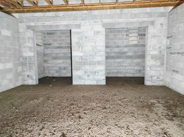 A vendre 3 entrepôts et 600 m2 bureaux à Coutras
