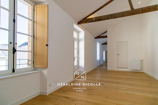 Maison de ville au pied des remparts  - 170m2 - plein centre - VANNES