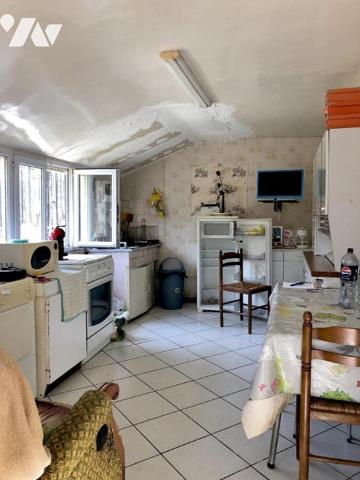 MALICORNE SUR SARTHE : MAISON DE BOURG sur terrain 341 m²