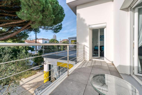 CHARMANTE VILLA ANNEES 50 A 450 METRES DE LA PLAGE DE FONCILLON