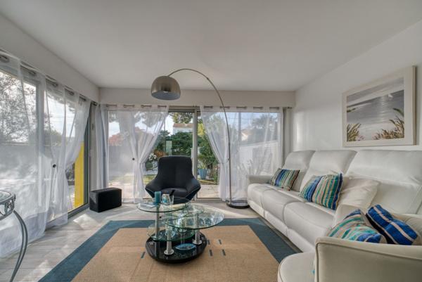 CHARMANTE VILLA ANNEES 50 A 450 METRES DE LA PLAGE DE FONCILLON