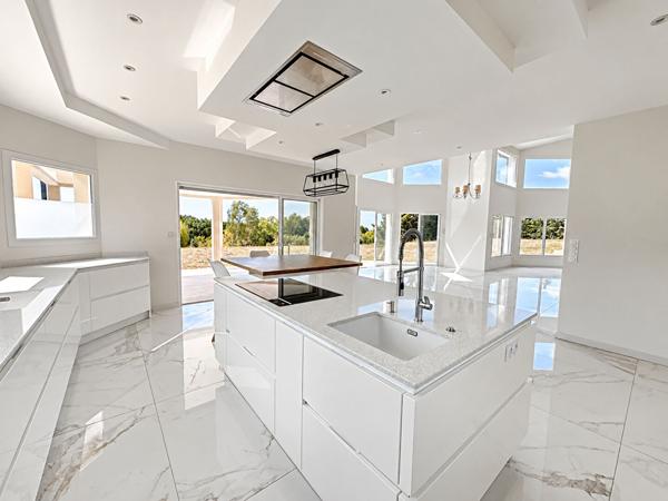 Maison contemporaine T5 de 238 m² avec garage sur un terrain de 5 000 m² , Vieille toulouse