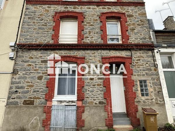 Location Studio 12 m² - 32 RUE DES CAPUCINS Saint Brieuc 22000