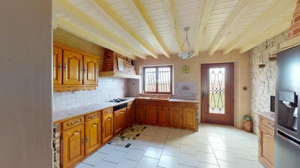 MAISON GRAND CONFORT 9 pièces 220 m2 Prix 350 000