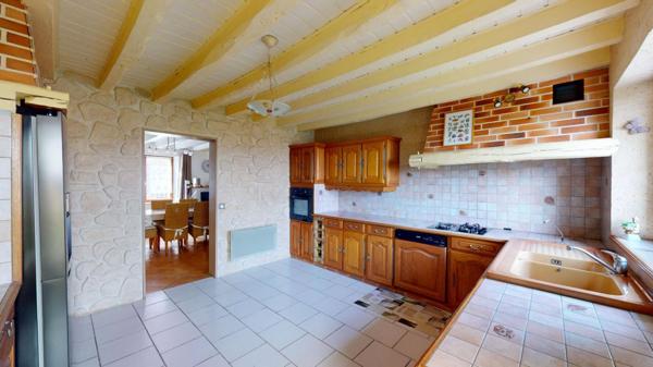 MAISON GRAND CONFORT 9 pièces 220 m2 Prix 350 000