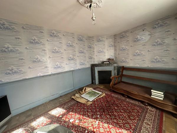Vente                                                      Maison de village
                        
                                         77 m2                     à Saint-Martin-la-Pallu
