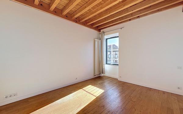 Maison à louer    6 pièces •  Malauzat