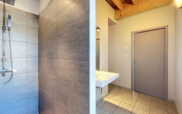 Maison à louer    6 pièces •  Malauzat